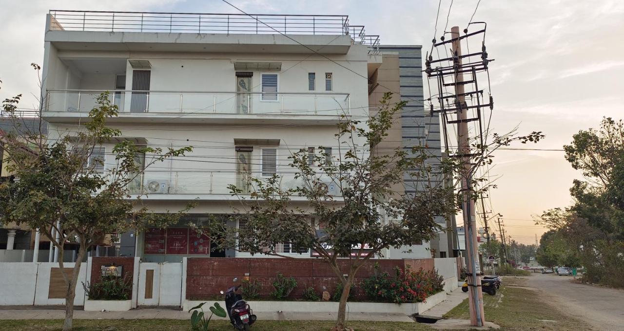Sugamya Corner Guesthouse Мисор Екстериор снимка