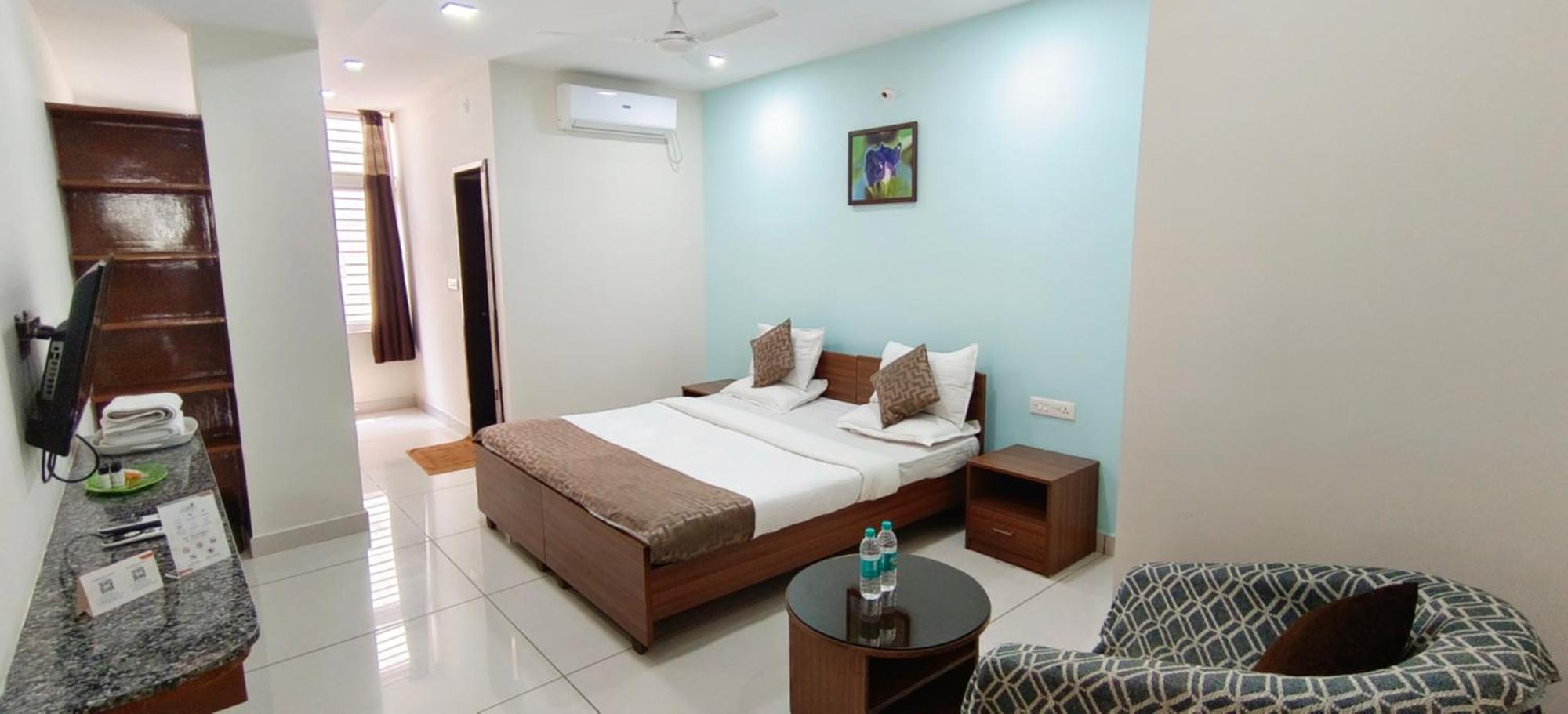 Sugamya Corner Guesthouse Мисор Екстериор снимка